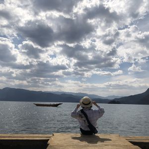 少妇㧒开粉嫩小泬影院
